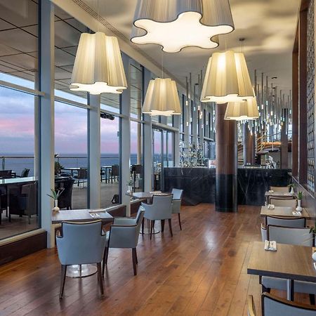 Hotel Hilton Batumi Esterno foto The Lounge at the 360° Restaurant