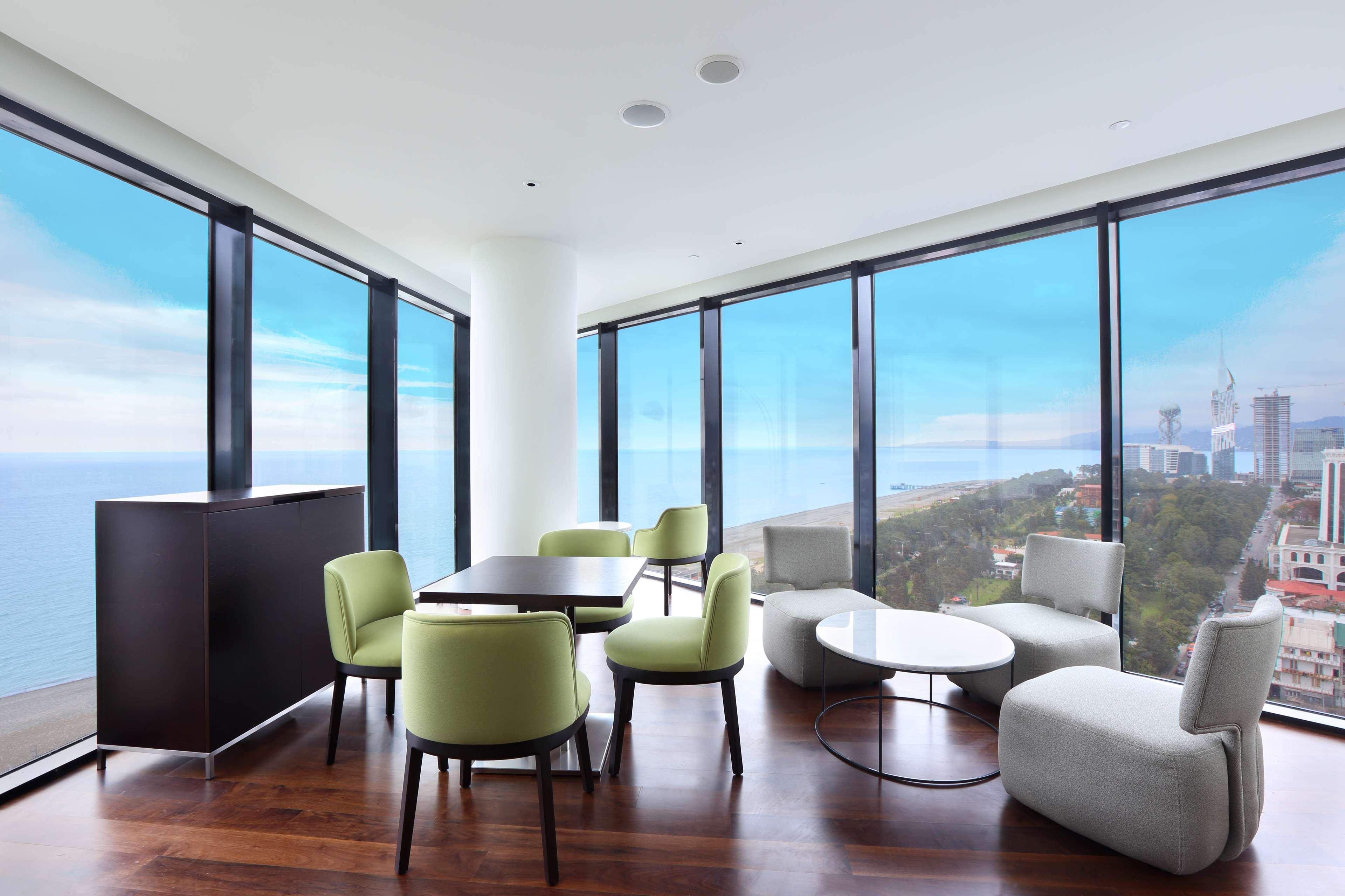 Hotel Hilton Batumi Esterno foto The interior of a suite at the Ritz-Carlton, San Francisco