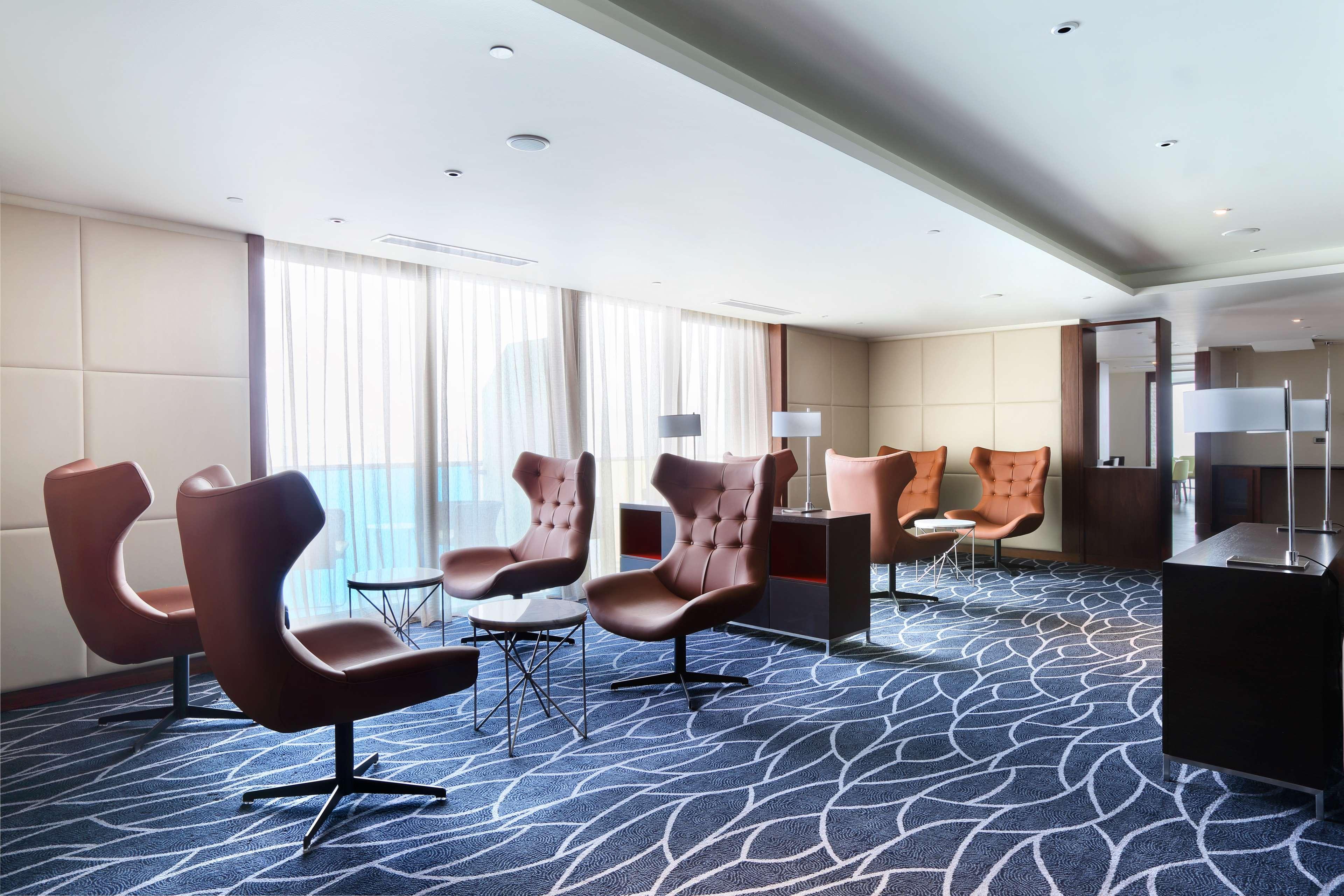 Hotel Hilton Batumi Esterno foto The lounge at the airport