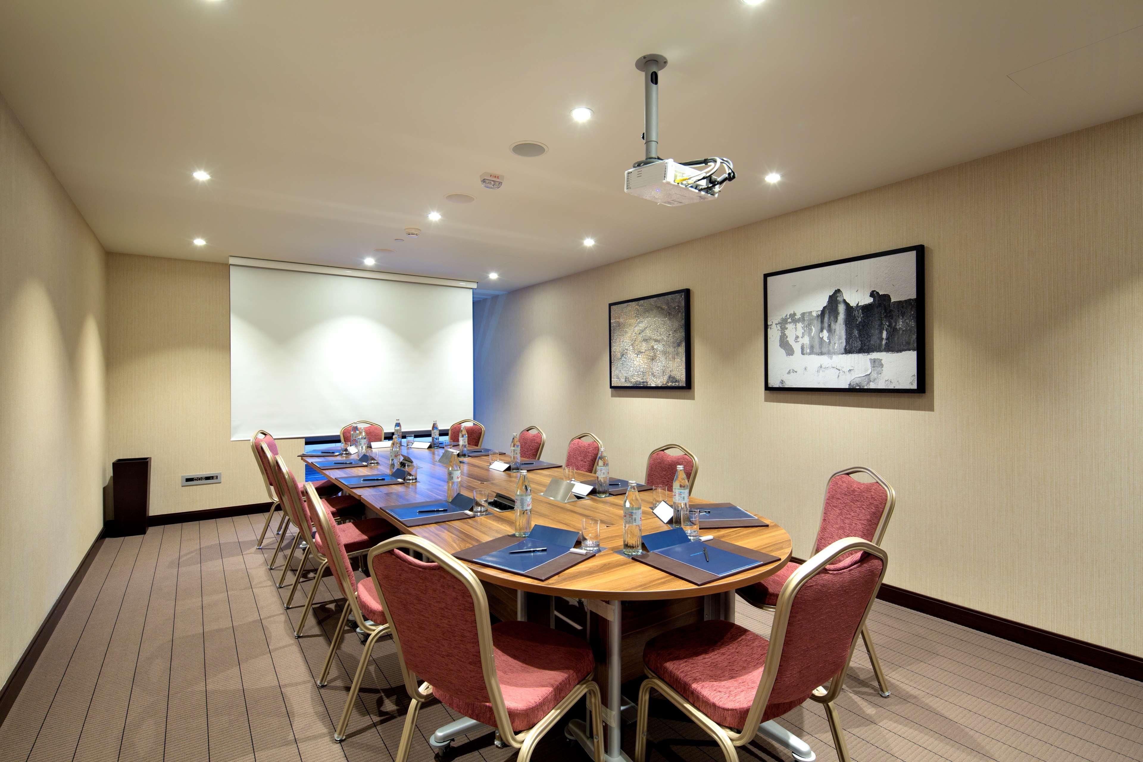 Hotel Hilton Batumi Esterno foto A meeting room at the hotel