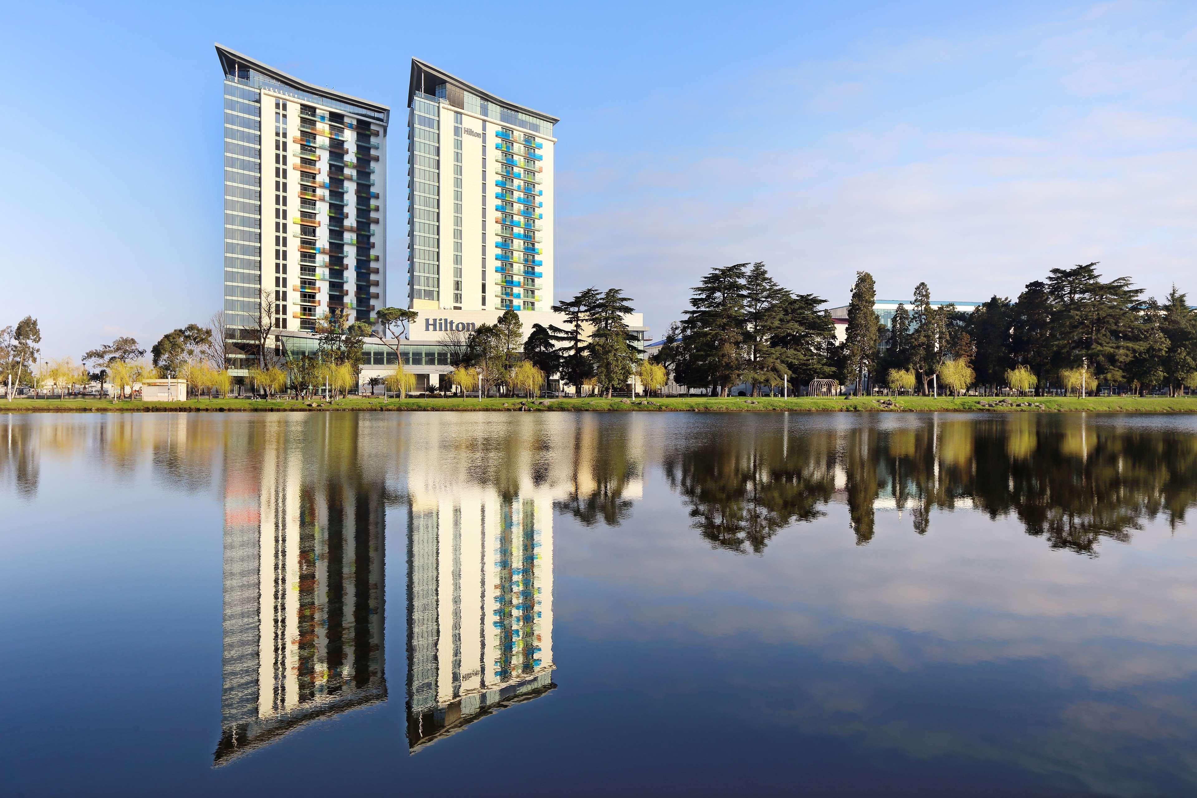 Hotel Hilton Batumi Esterno foto The Lakes College