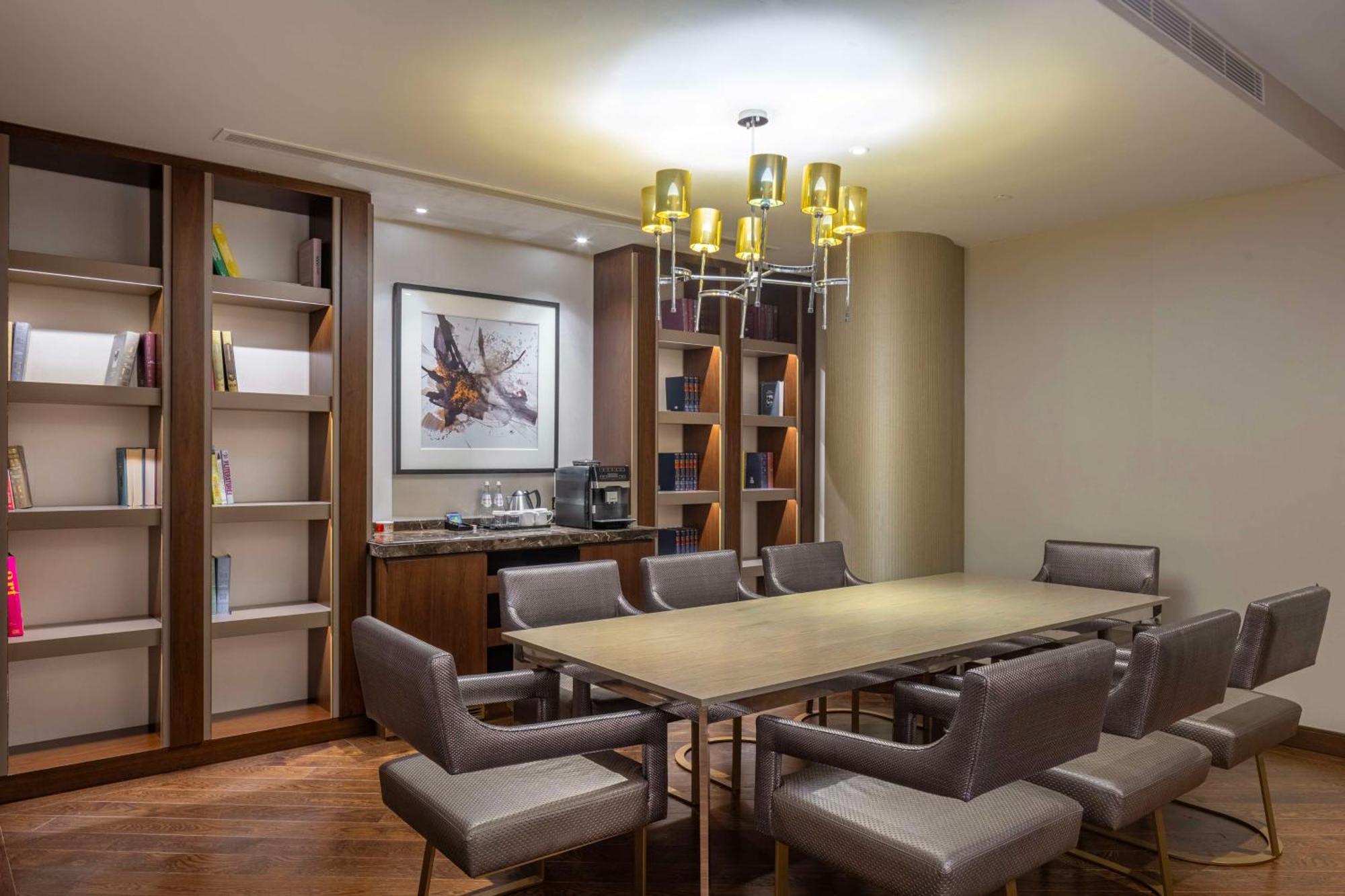 Hotel Hilton Batumi Esterno foto Library at The Westin Palace, Madrid