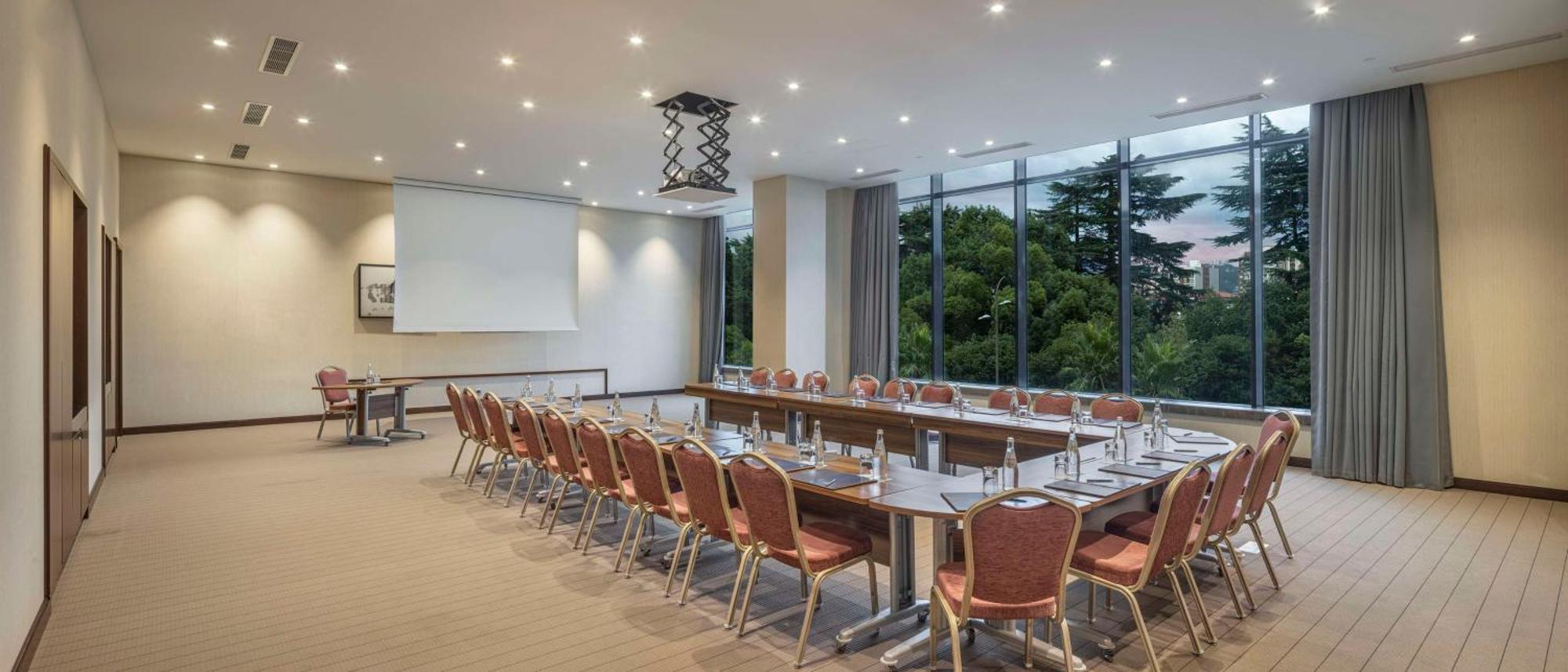 Hotel Hilton Batumi Esterno foto Meeting room