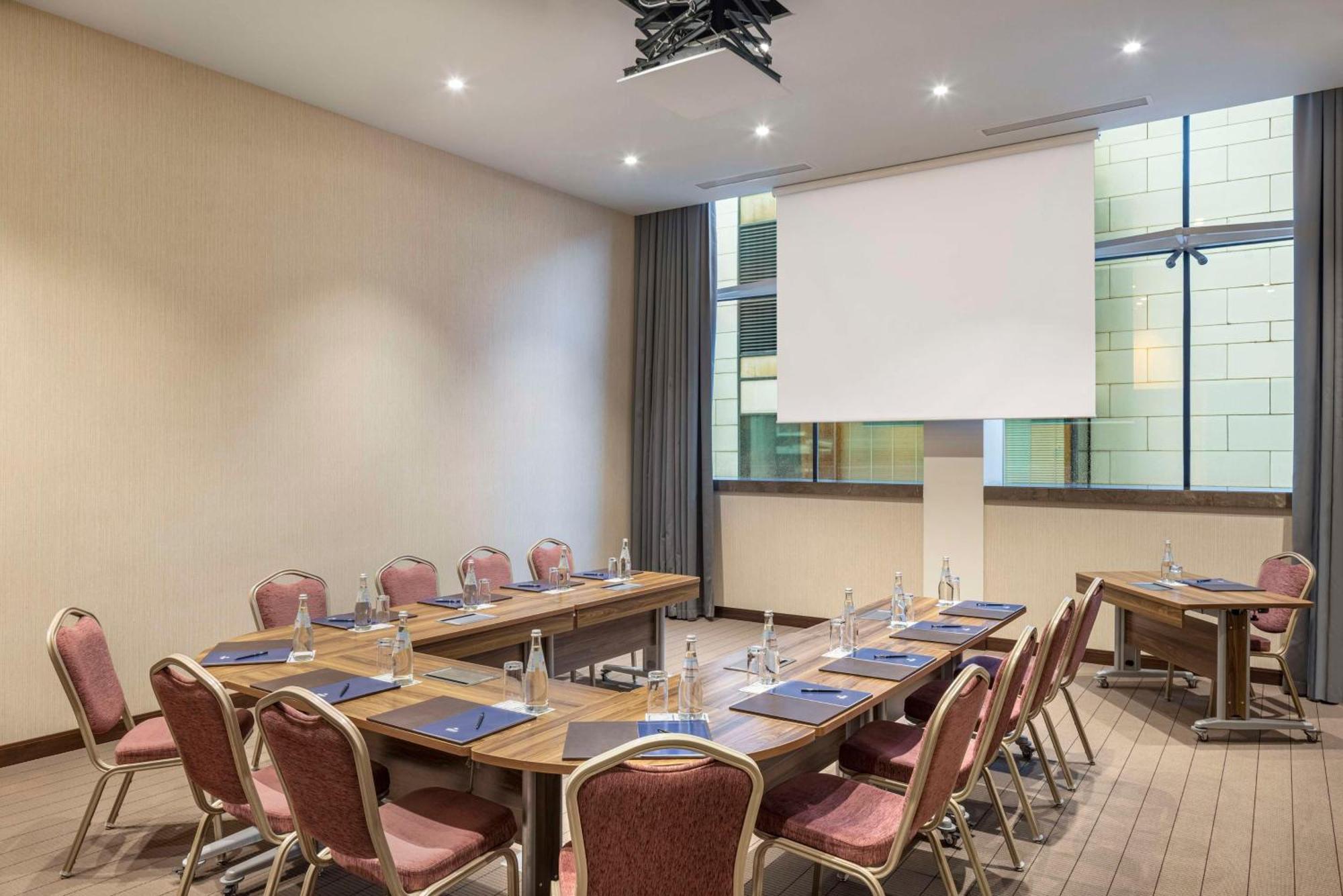 Hotel Hilton Batumi Esterno foto Meeting room