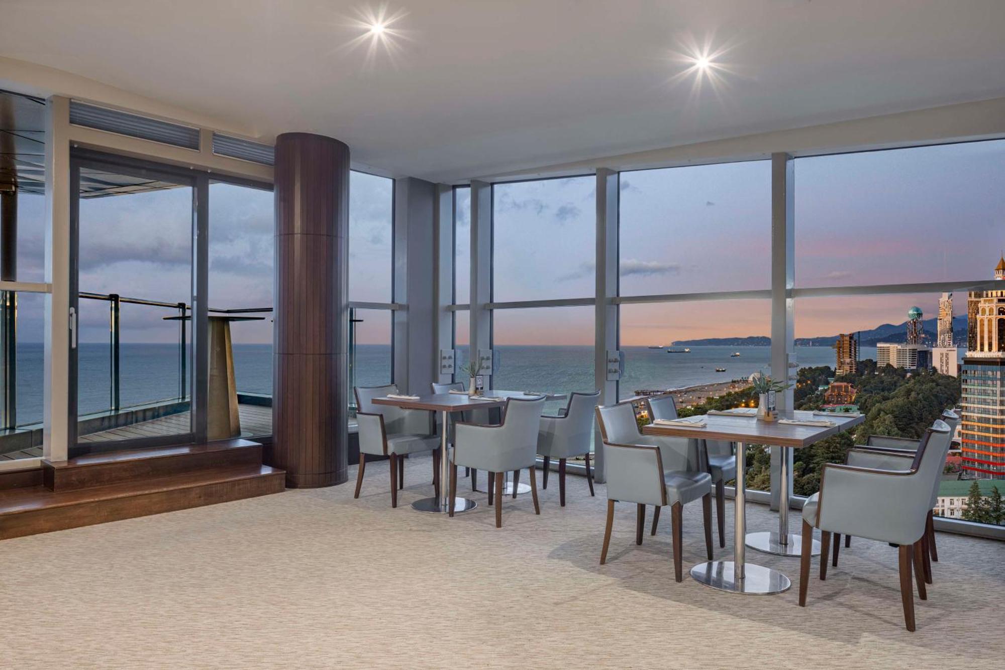 Hotel Hilton Batumi Esterno foto The Club Lounge at the 36th floor of the Westin