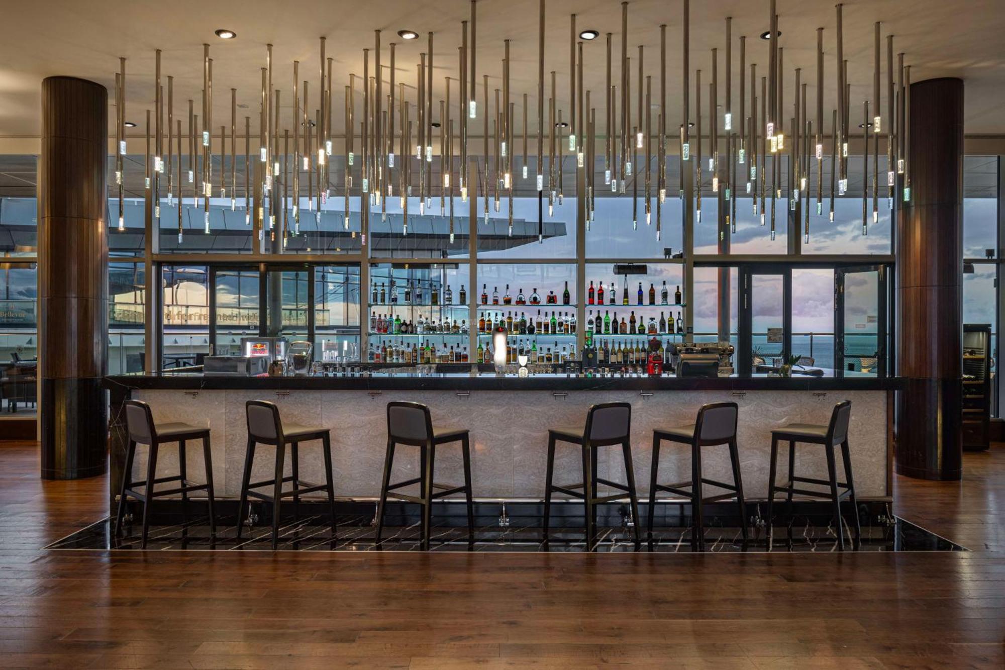 Hotel Hilton Batumi Esterno foto The bar at the 101 lounge
