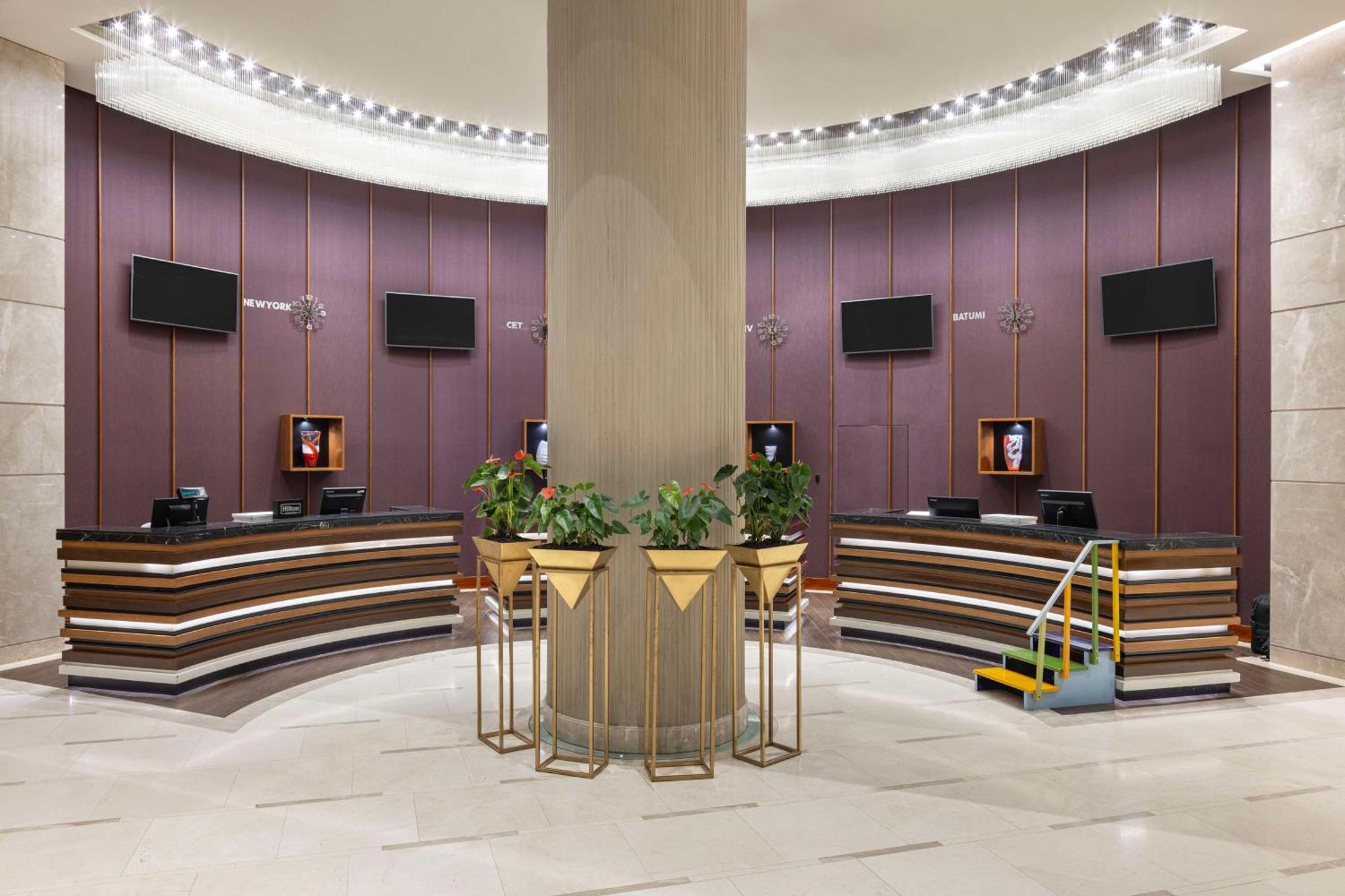 Hotel Hilton Batumi Esterno foto The lobby of the hotel